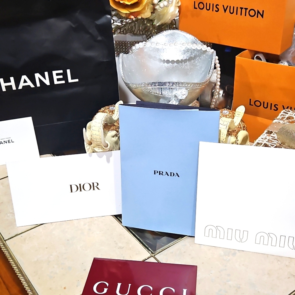 UNLISTED LUXURY BAGS, WALLETS & ACCESSORIES - Picture 8 of 9